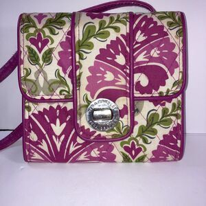 Vera Bradley Small Crossover bag In Plum Green paisley, 3 Pockets Inside
